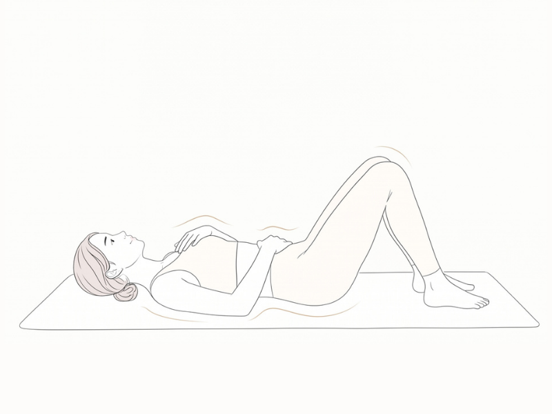 マットに仰向けになり、身体を整える女性の線画
